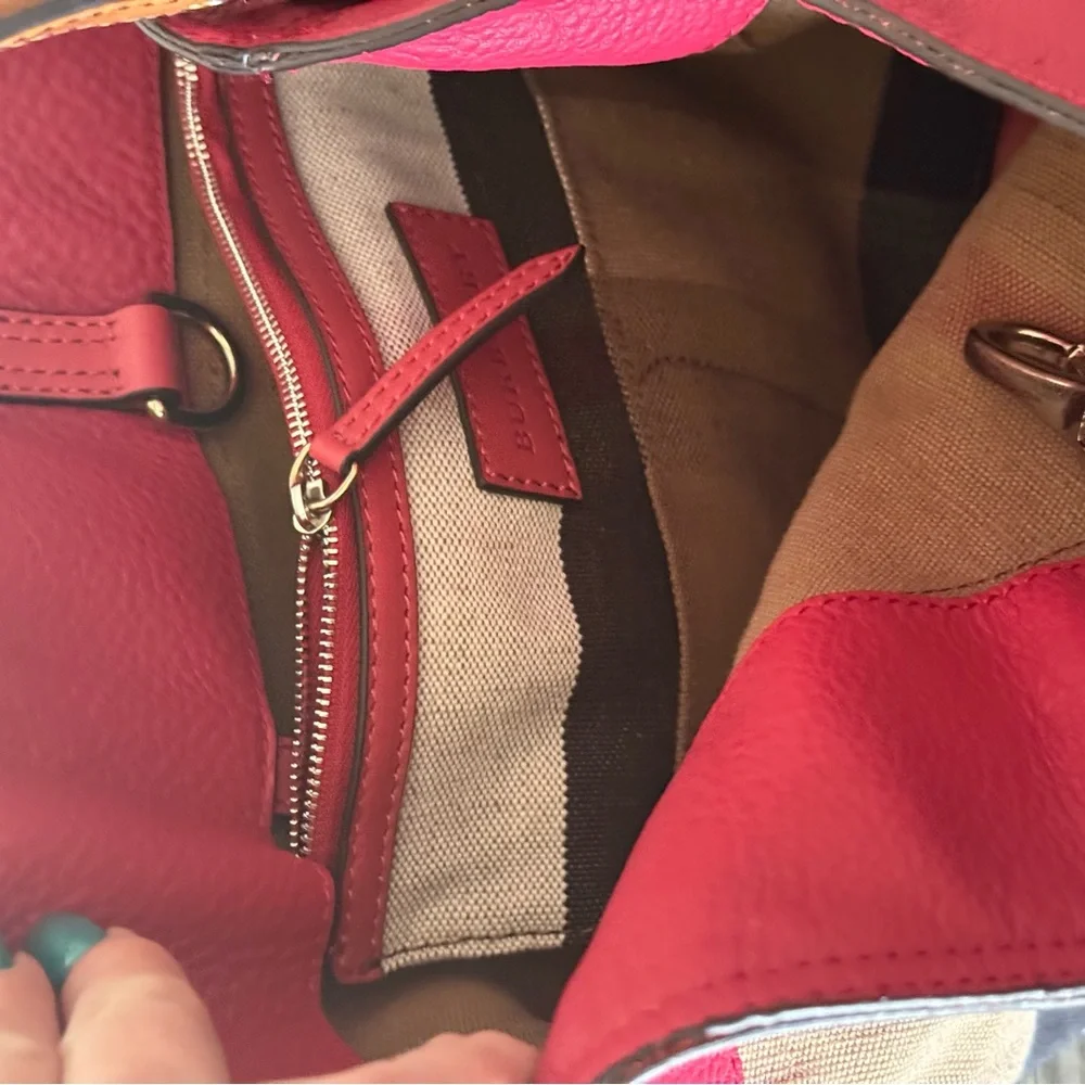 💎Burberry Chevron Canvas Ashby Tassle Bucket Hobo Bag 💎 - Picture 12 of 16